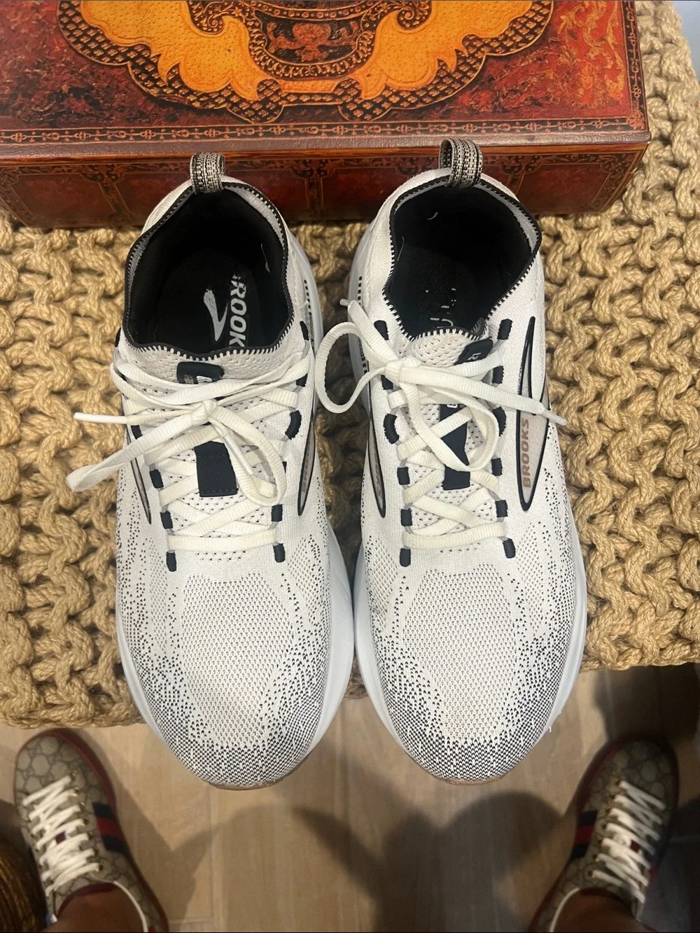 Brooks Glycerin GTS 22Lace-Up Sneakers for Women Size 10.5